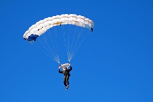 华体会app-中超动向：俱乐部引援策略调整与财政合规影响解读，2021赛季中超各队引援